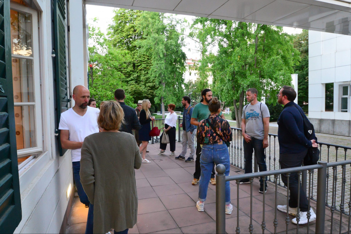 Frankfurt am Main, 11.07.2022, Stadtteil Sachsenhausen, Villa Metzler, Schaumainkai 17, Frankfurter Presseclub (FPC) Netzwerkveranstaltung unter dem Titel "Online erfordert Multitasking – Neue Berufsprofile im Journalismus". (c) FOTO: Rainer Rüffer (RUEFFER).