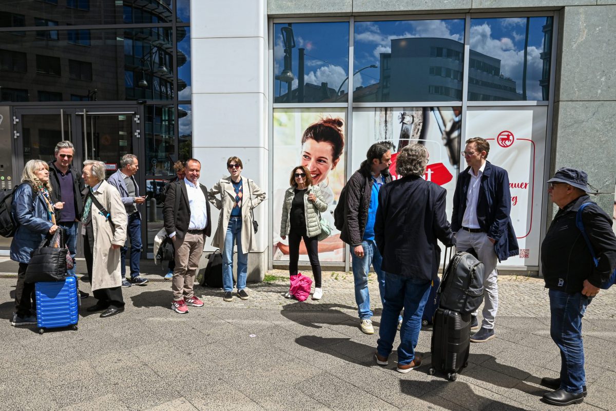 Berlin, 13.06.2024, (c) Berlin-Fortbildungsreise des Frankfurter-Presseclubs (FPC). HIER: FPC-Reisegruppe. (c) FOTO: Rainer Rüffer (Rueffer)