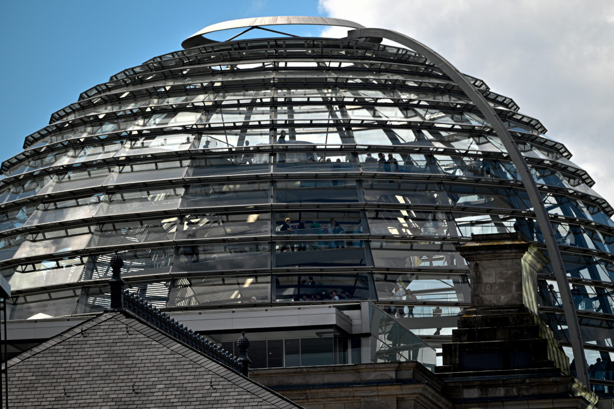 Berlin, 13.06.2024, (c) Berlin-Fortbildungsreise des Frankfurter-Presseclubs (FPC). HIER: Das Reichstagsgebäude ist seit 1990 Sitz des Deutschen Bundestages. (c) FOTO: Rainer Rüffer (Rueffer)