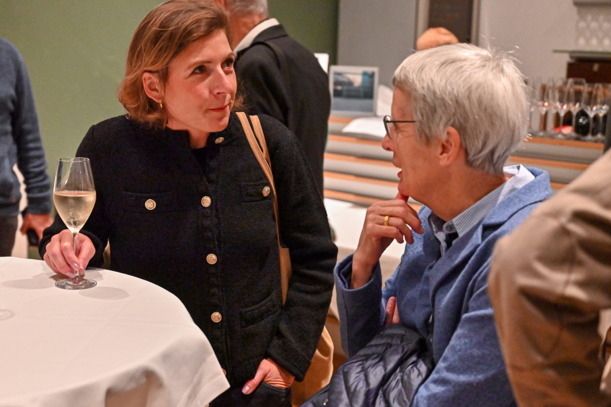 Frankfurt am Main, 28.10.2024, Stadtteil Westend, Ulmenstrasse 20, Frankfurter-Presseclub (FPC), Text der Einladung: "Nach fast 30 Jahren Engagement im FPC verabschieden wir uns nun von Nikolaus Münster. Im Namen des gesamten Vorstands und der Geschäftsstelle laden wir Sie herzlich ein, zu diesem Anlass mit uns anzustoßen und Nikolaus Münster die besten Wünsche für den „FPC-Ruhestand“ mit auf den Weg zu geben." (c) FOTO: Rainer Rüffer