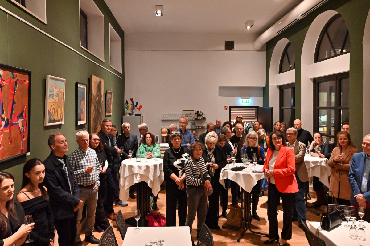 Frankfurt am Main, 28.10.2024, Stadtteil Westend, Ulmenstrasse 20, Frankfurter-Presseclub (FPC), Text der Einladung: "Nach fast 30 Jahren Engagement im FPC verabschieden wir uns nun von Nikolaus Münster. Im Namen des gesamten Vorstands und der Geschäftsstelle laden wir Sie herzlich ein, zu diesem Anlass mit uns anzustoßen und Nikolaus Münster die besten Wünsche für den „FPC-Ruhestand“ mit auf den Weg zu geben." (c) FOTO: Rainer Rüffer