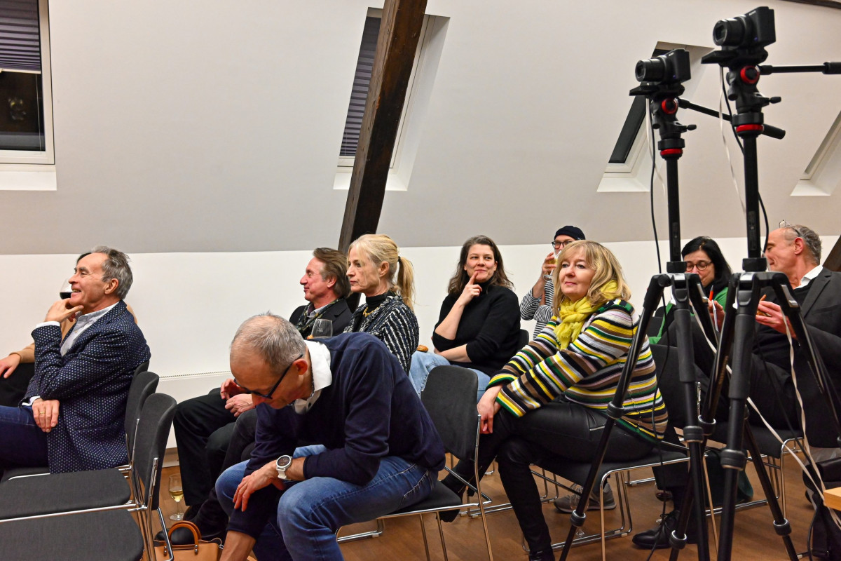 Frankfurt am Main, 04.02.2025, Stadtteil Westend, Ulmenstrasse 20, Frankfurter-Presseclub (FPC), Clubabend: Lehren aus Corona – 5 Jahre nach Beginn der Pandemie.
ZU GAST:Marcus Maurer (Professor für Kommunikationswissenschaft mit dem Schwerpunkt Politische Kommunikation am Institut für Publizistik der Johannes Gutenberg-Universität Mainz)
Dr. Martin Stürmer (Leiter IMD Labor Frankfurt und Dozent für Virologie an der Goethe-Universität Frankfurt am Main)
MODERATION: Karsten Frerichs (FPC Vorstandsmitglied)
(c) FOTO: Rainer Rüffer (Rueffer)