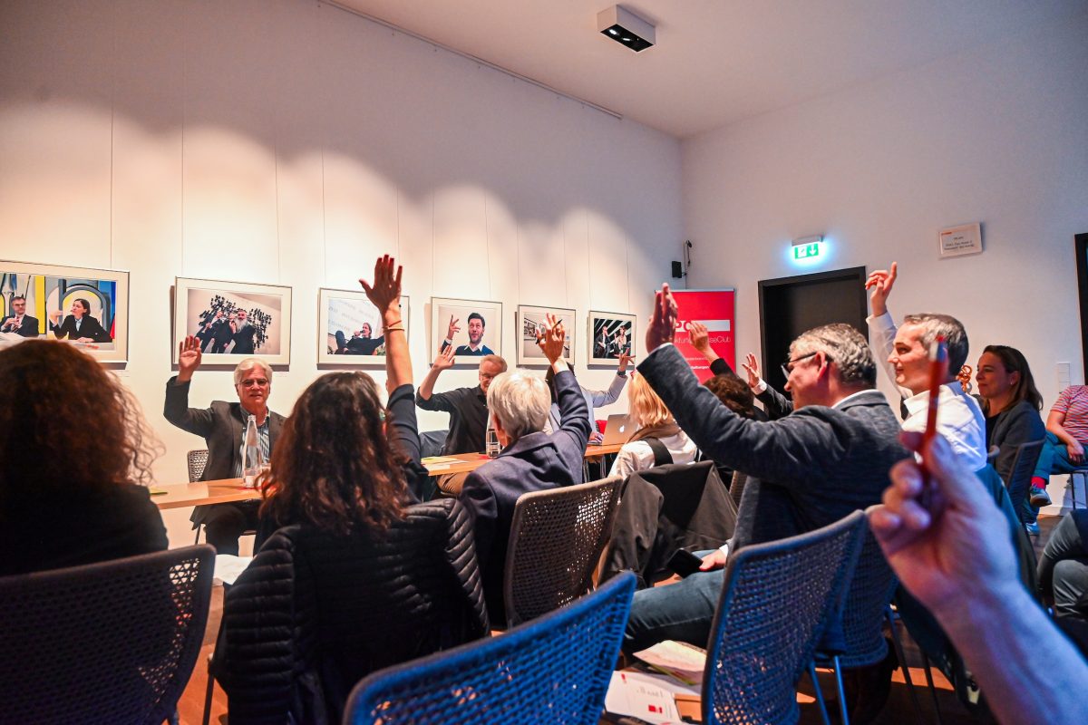 Frankfurt am Main, 05.06.2025, Stadtteil Westend, Ulmenstrasse 20, Mitgliederversammlung des Frankfurter Presseclubs (FPC) mit Vorstandsneuwahlen.(c) FOTO: Rainer Rüffer (Rueffer)
