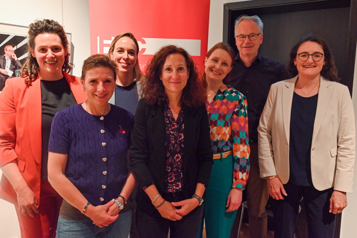 Frankfurt am Main, 05.06.2025, Stadtteil Westend, Ulmenstrasse 20, Mitgliederversammlung des Frankfurter Presseclubs (FPC) mit Vorstandsneuwahlen. HIER: Der neue Vorstand.(c) FOTO: Rainer Rüffer (Rueffer)