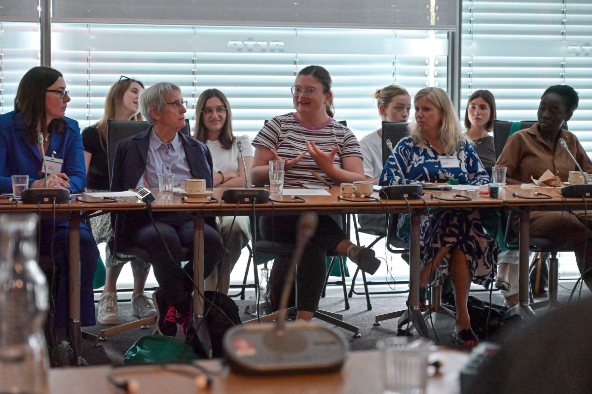 Straßburg, 16.06.2025,Fortbildungsreise des Frankfurter-Presseclubs (FPC) zu ARTE (Association Relative à la Télévision Européenne) am Hauptsitz in Straßburg. HIER: Blick ins Fernseh-Studio. (c) FOTO: Rainer Rüffer (Rueffer)
