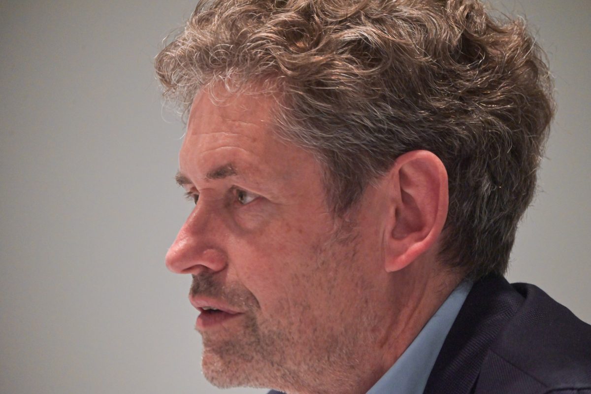 Frankfurt am Main, 17.10.2025 Messegelände. 15 Mitglieder des Frankfurter PresseClubs sind in der Riihe Hausbesuch am 17. Oktoberbei der Frankfurter Buchmesse zu Gast. Um 14:00 Uhr treffen sie den Unternehmenssprecher Dr. Torsten Casimir (Foto.) zu einem Informationsgespräch. Der ehemalige Chefredakteur des Fachmagazins „Börsenblatt“ leitet seit Januar 2023 die Kommunikationsabteilung der Buchmesse. Er ist mitverantwortlich für die Entwicklung neuer inhaltlicher Angebote und den Ausbau von Partnerschaften für die weltgrößte Plattform der Publishing-Branche und der Creative Industries. (c) FOTO: Rainer Rüffer (Rueffer)