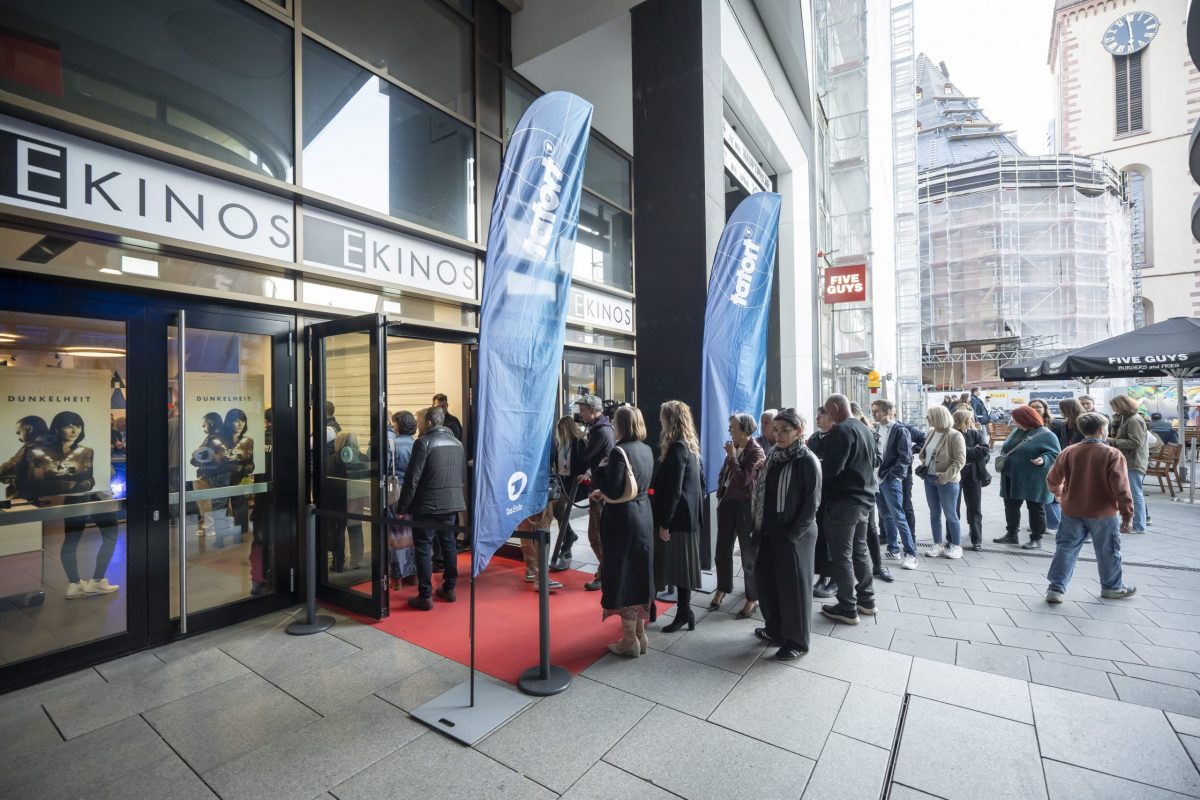 Preview „Tatort: Dunkelheit“, hr-Programmdirektorin Julia Krittian und Grußwort von Frankfurts Oberbürgermeister Mike Josef, Filmgespräch mit unserem neuen „Tatort“-Duo Melika Foroutan und Edin Hasanovic, Regisseur Stefan Schaller, Drehbuchautor Senad Halilbasic, den Produzenten Annie Schilling und Jochen Laube sowie Jörg Himstedt und Erin Högerle von der hr-Spielfilmredaktion, moderiert von Danijel Stanic, ,Massif E Kino, Frankfurt/M., 02.10.25, Foto: Tim Wegner