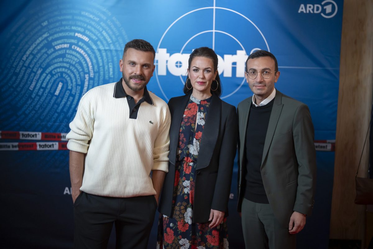 Preview „Tatort: Dunkelheit“, hr-Programmdirektorin Julia Krittian und Grußwort von Frankfurts Oberbürgermeister Mike Josef, Filmgespräch mit unserem neuen „Tatort“-Duo Melika Foroutan und Edin Hasanovic, Regisseur Stefan Schaller, Drehbuchautor Senad Halilbasic, den Produzenten Annie Schilling und Jochen Laube sowie Jörg Himstedt und Erin Högerle von der hr-Spielfilmredaktion, moderiert von Danijel Stanic, ,Massif E Kino, Frankfurt/M., 02.10.25, Foto: Tim Wegner