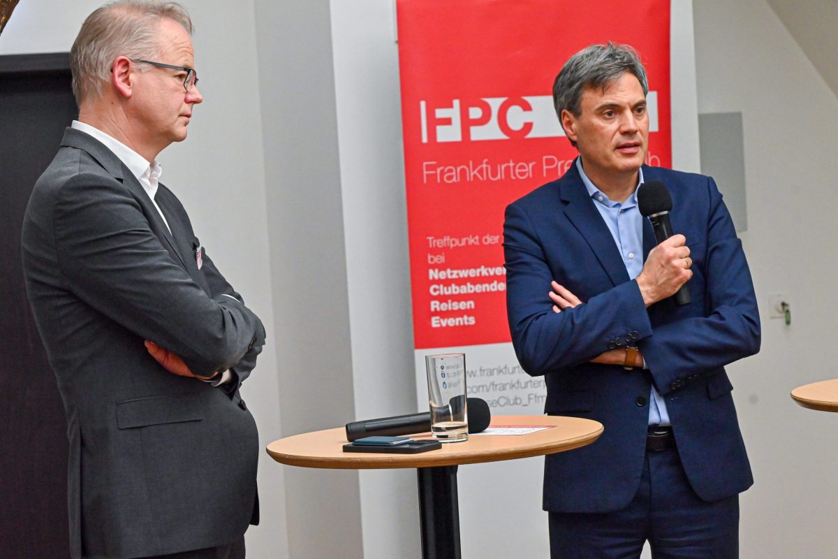 Frankfurt am Main, 28.01.2026, Stadtteil Westend, Ulmenstrasse 20, Frankfurter Preesseclub (FPC) Clubabend mit ZDF-Intendant Norbert Himmler (r.), Moderation Carsten Knop (FAZ / FPC-Vizepräsident) (FOTO). (c) FOTO: Rainer Rüffer (Rueffer)