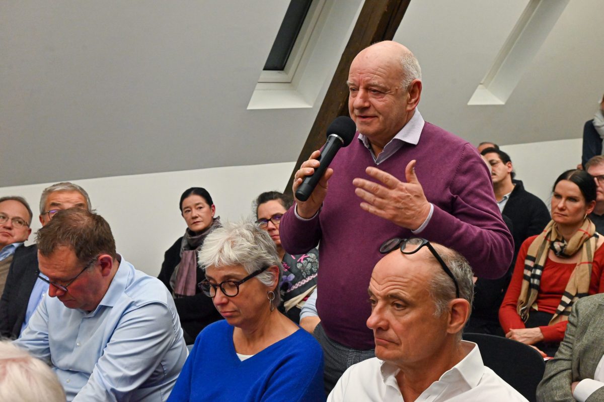 Frankfurt am Main, 28.01.2026, Stadtteil Westend, Ulmenstrasse 20, Frankfurter Preesseclub (FPC) Clubabend mit ZDF-Intendant Norbert Himmler. HIER: Blick ins Publikum. Reinhard Fröhlich, (Geschäftsführer Unternehmenskommunikation der IHK Frankfurt am Main a.D.) (c) FOTO: Rainer Rüffer (Rueffer)