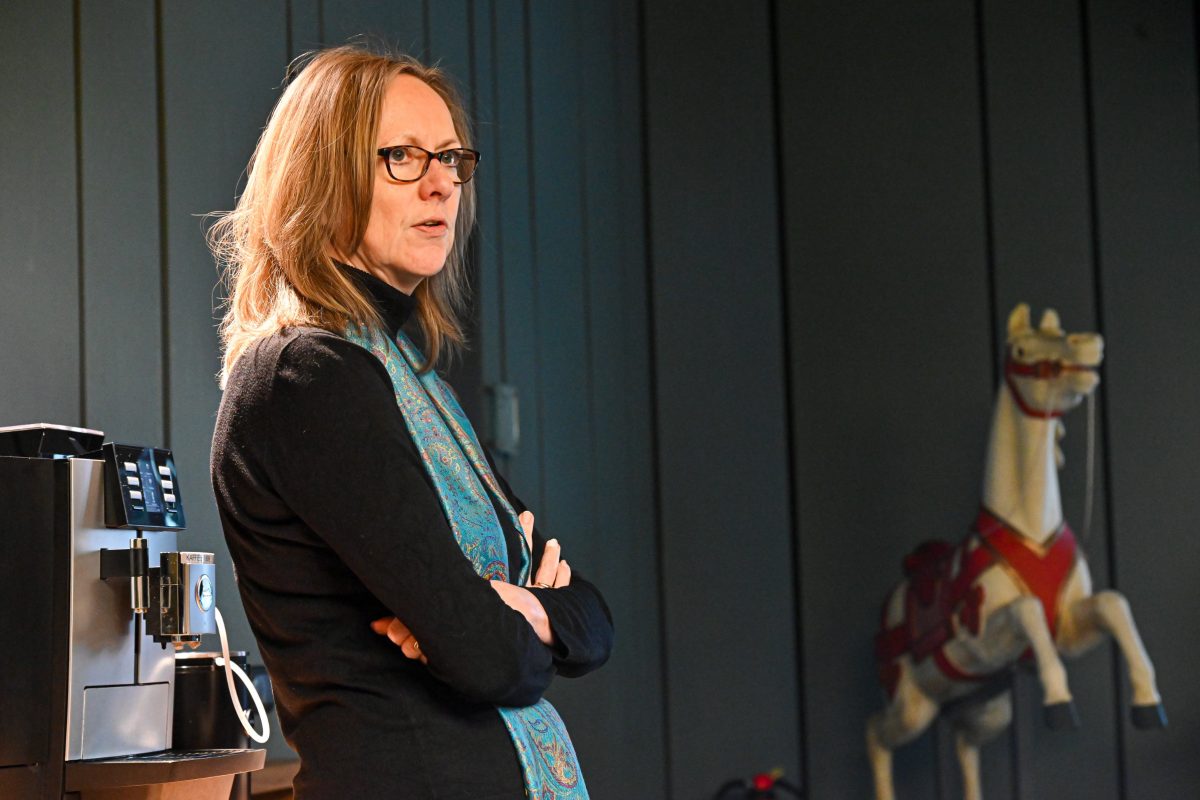 Wiesbaden, 05.02.2026, Hesssicher Landtag, Fortbildungsreise des Frankfurter Presseclubs (FPC) zum Hessischen Landtag. Teilnahme an der Plenarsitzung, Gespräch mit Vertretern der Fraktionen und der Landtagspräsidentin Astrid Wallmann (CDU). HIER: Im hr-Studio Wiesbaden. Studioleiterin Ute Wellstein. (c) FOTO: Rainer Rüffer (Rueffer)