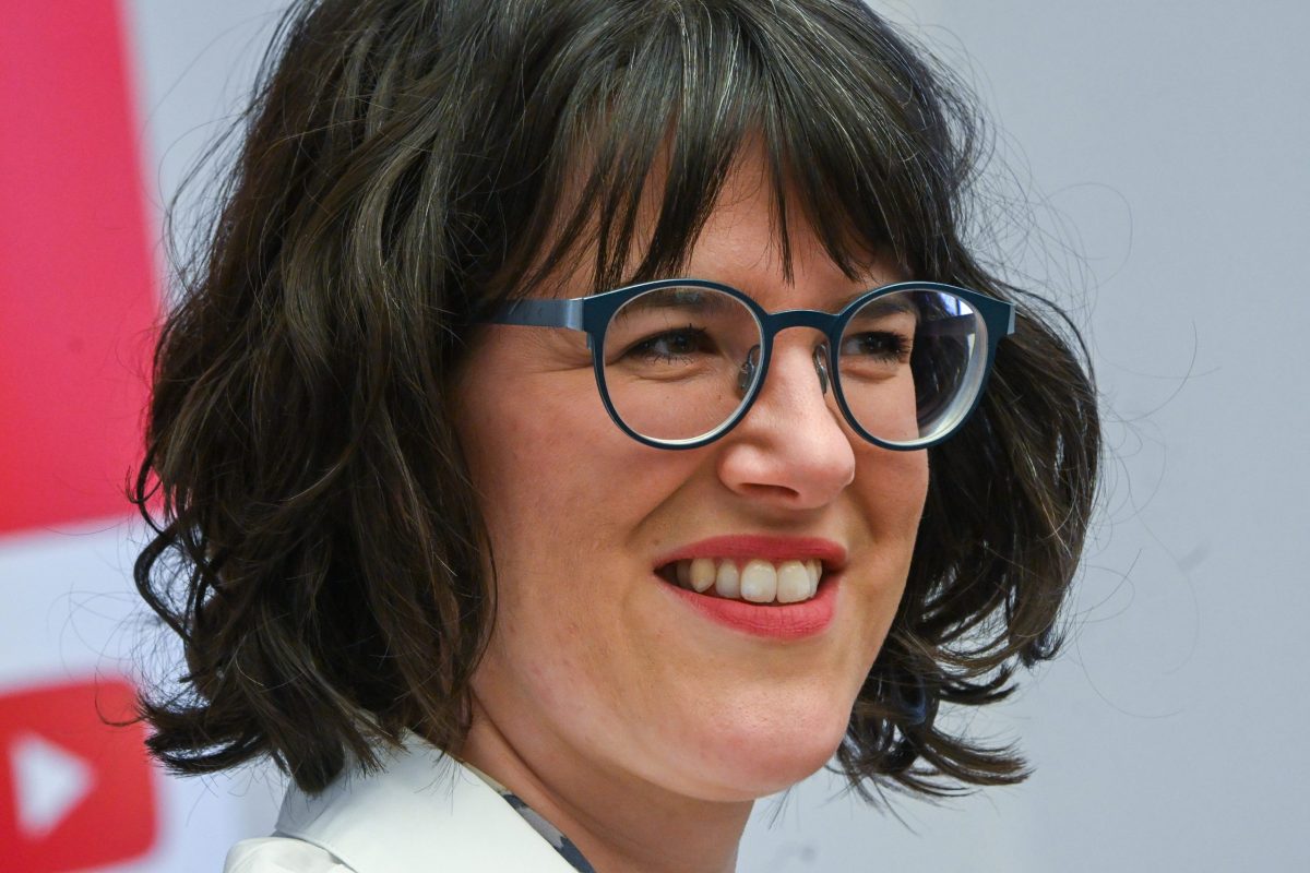 Frankfurt am Main, 14.04.2026, Stadtteil Westend, Ulmenstrasse 20, Vertrauensverlust, Reformdebatten, Mitgliederschwund – Limburger Bischof Georg Bätzing zu Gast im FPC.HIER: Moderatorin: Franziska Hein (Redakteurin Evangelischer Pressedienst- epd) ) FOTO: Rainer Rüffer (Rueffer)