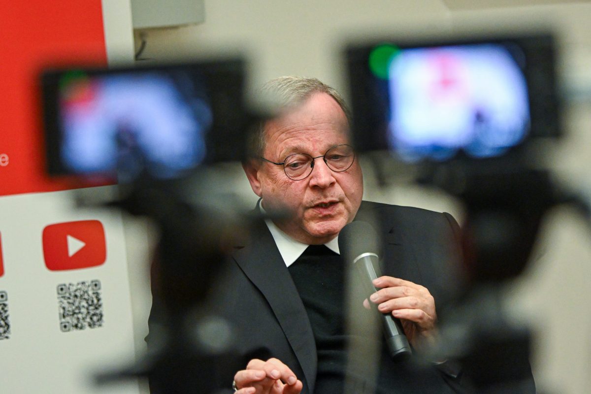 Frankfurt am Main, 14.04.2026, Stadtteil Westend, Ulmenstrasse 20, Vertrauensverlust, Reformdebatten, Mitgliederschwund – Limburger Bischof Georg Bätzing zu Gast im FPC. (c) FOTO: Rainer Rüffer (Rueffer)